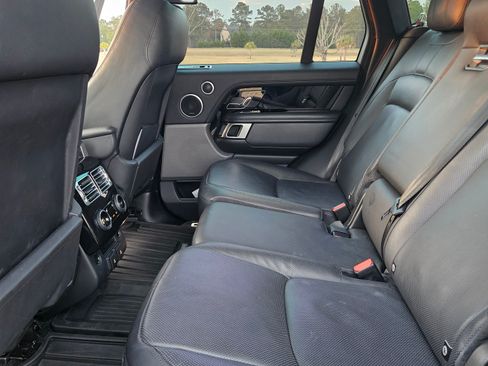 Used 2020 Land Rover Range Rover HSE image 11