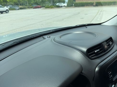 Used 2019 Kia Soul FWD image 12