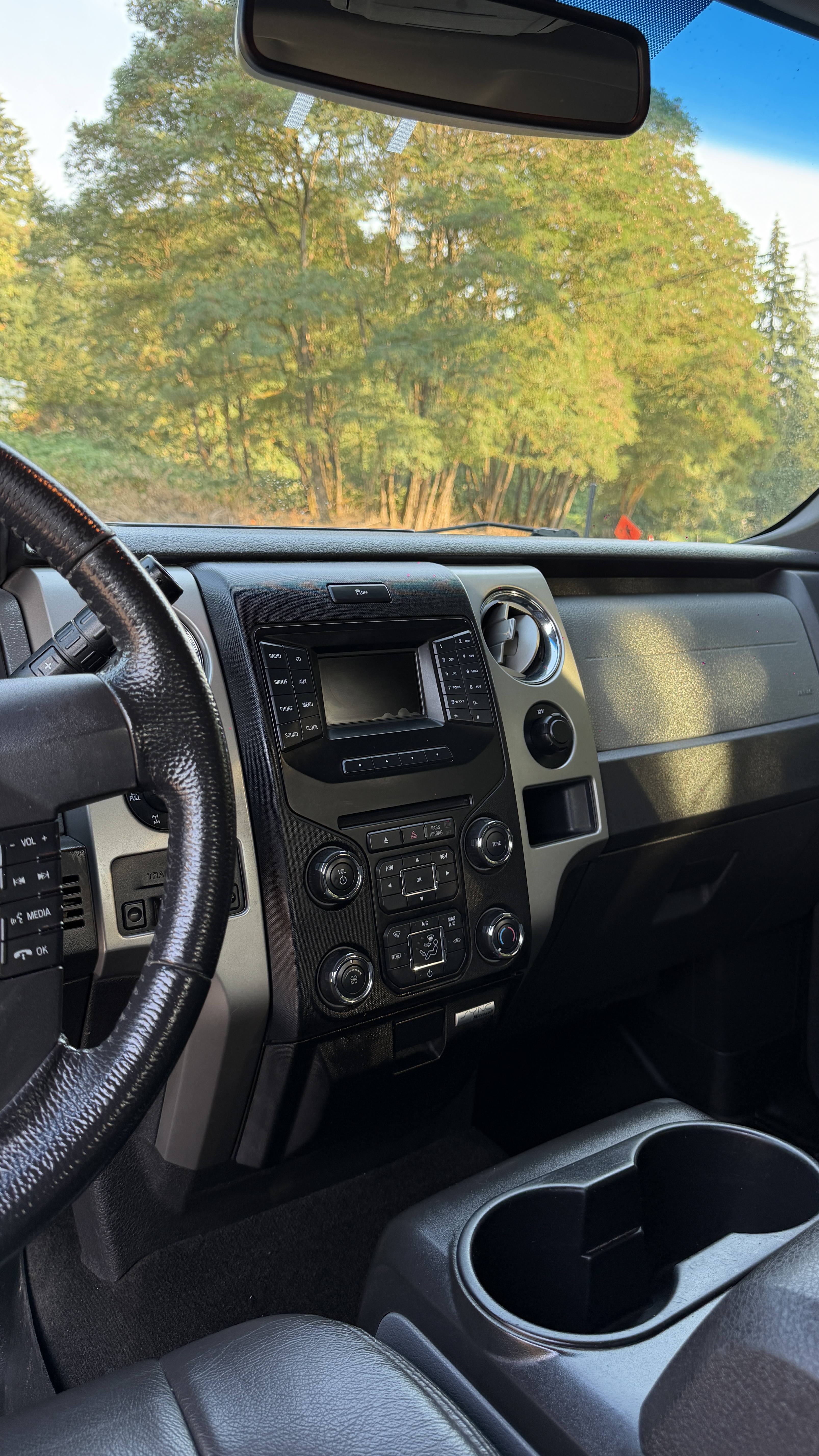 Used 2013 Ford F150 XLT w/ Luxury Equipment Group AWD/4WD image 10