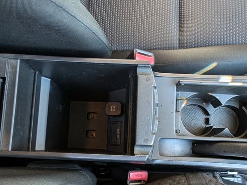 Used 2012 MAZDA MAZDA3 i Touring image 23