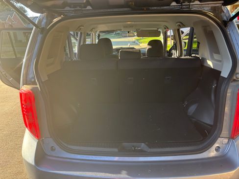 Used 2009 Scion xB Hatchback 4D image 2