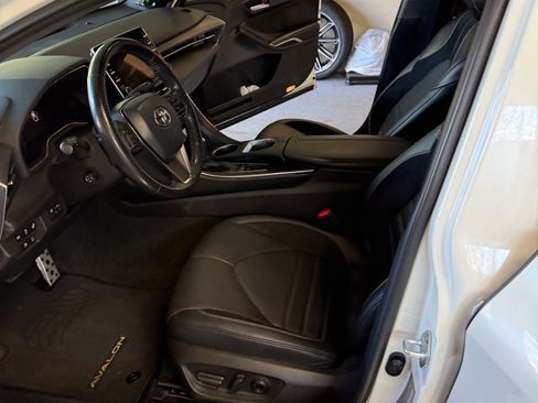 Used 2021 Toyota Avalon Touring image 4