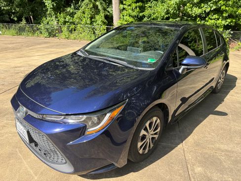 Used 2022 Toyota Corolla LE FWD image 9