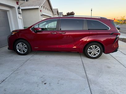 Used 2021 Toyota Sienna Platinum