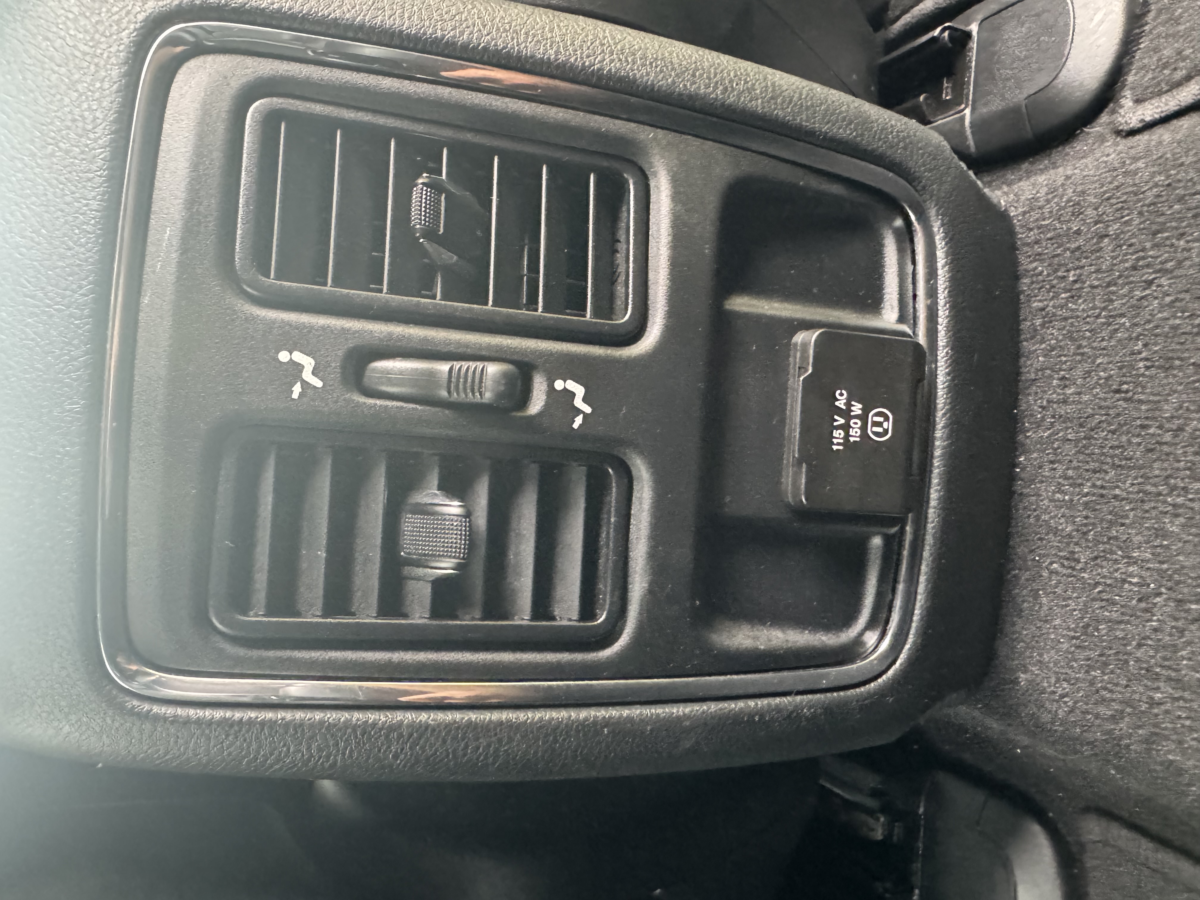 Used 2019 Jeep Grand Cherokee Altitude AWD/4WD image 18