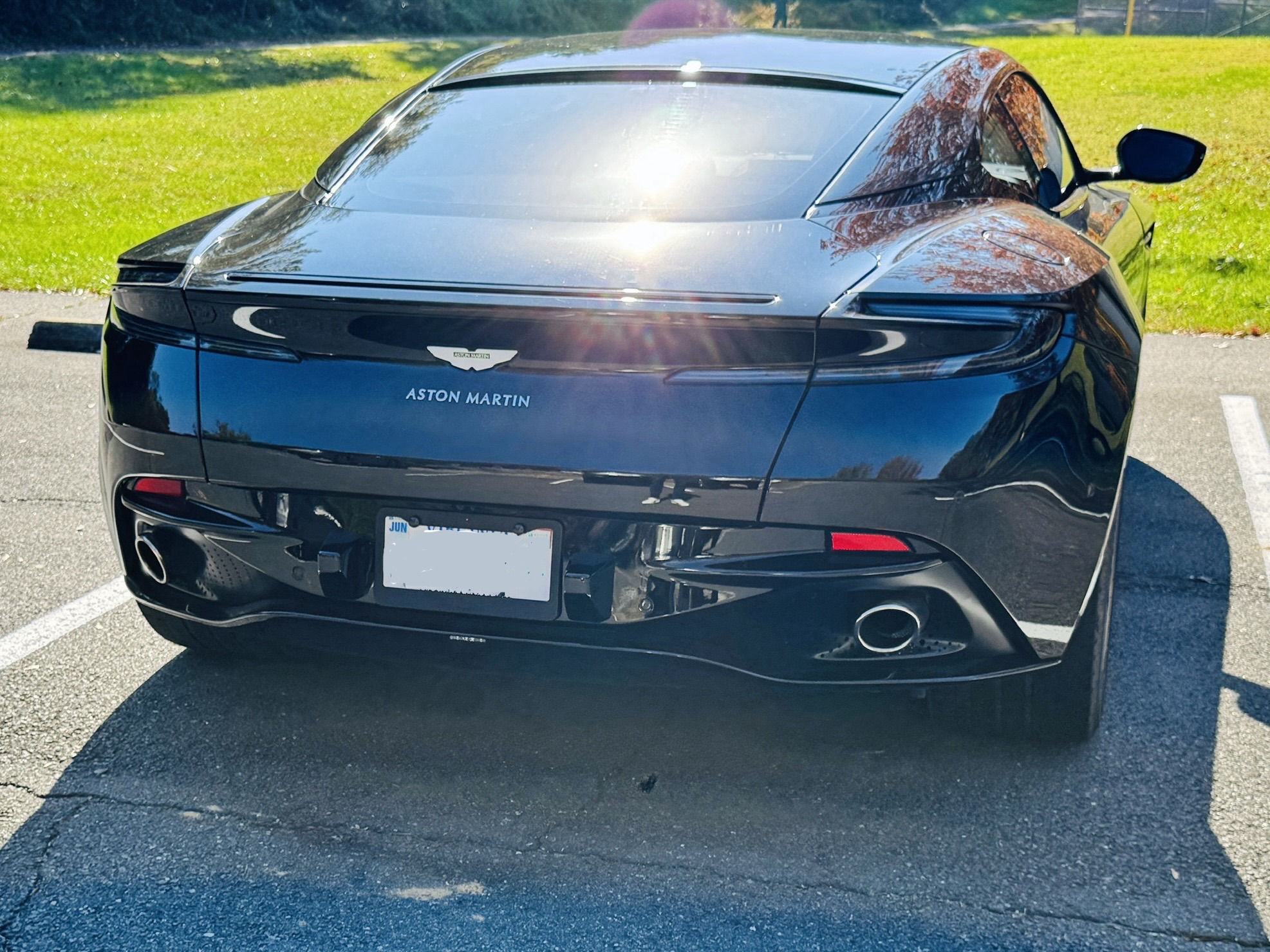 Used 2018 Aston Martin DB11 Coupe RWD image 9
