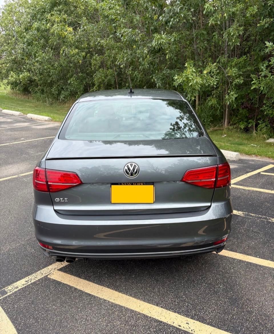 Used 2017 Volkswagen Jetta GLI FWD image 16