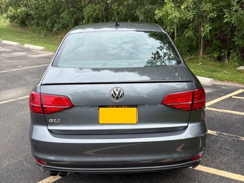 Used 2017 Volkswagen Jetta GLI FWD image 16