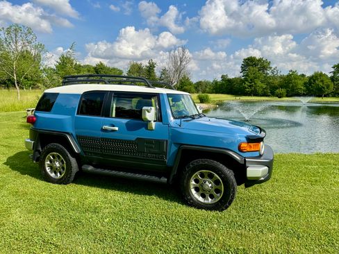 Used 2013 Toyota FJ Cruiser 4WD w/ Upgrade Pkg image 26