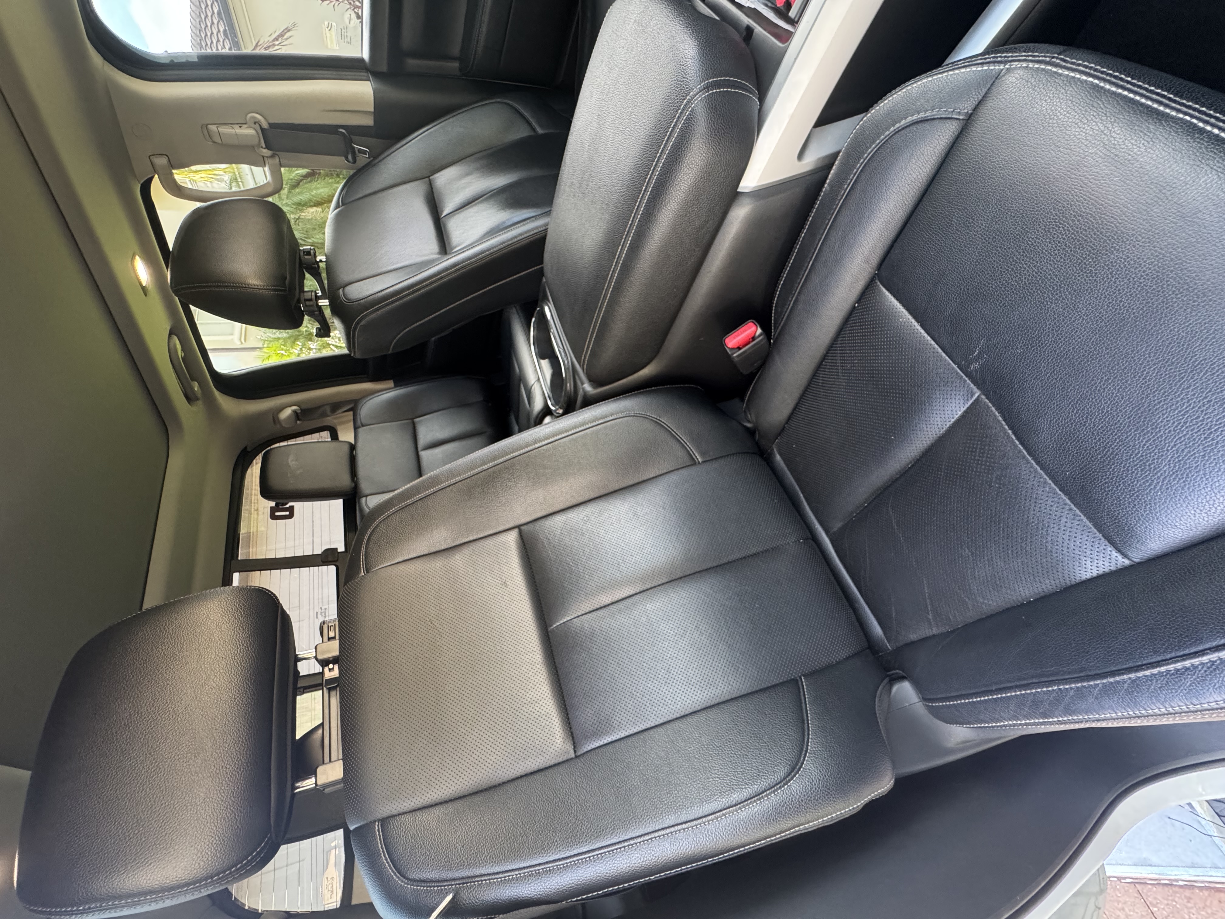 Used 2020 Nissan Titan SL w/ Moonroof Package AWD/4WD image 12
