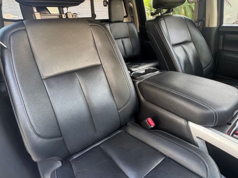 Used 2020 Nissan Titan SL w/ Moonroof Package AWD/4WD image 12