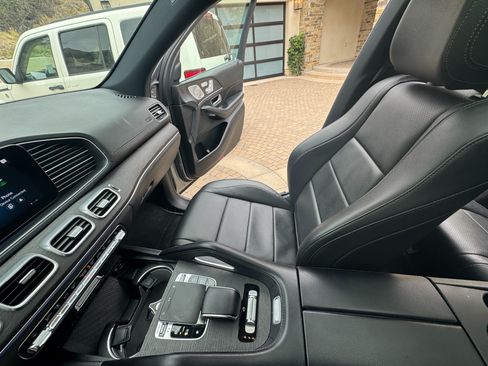 Used 2020 Mercedes-Benz GLS 450 4MATIC image 8