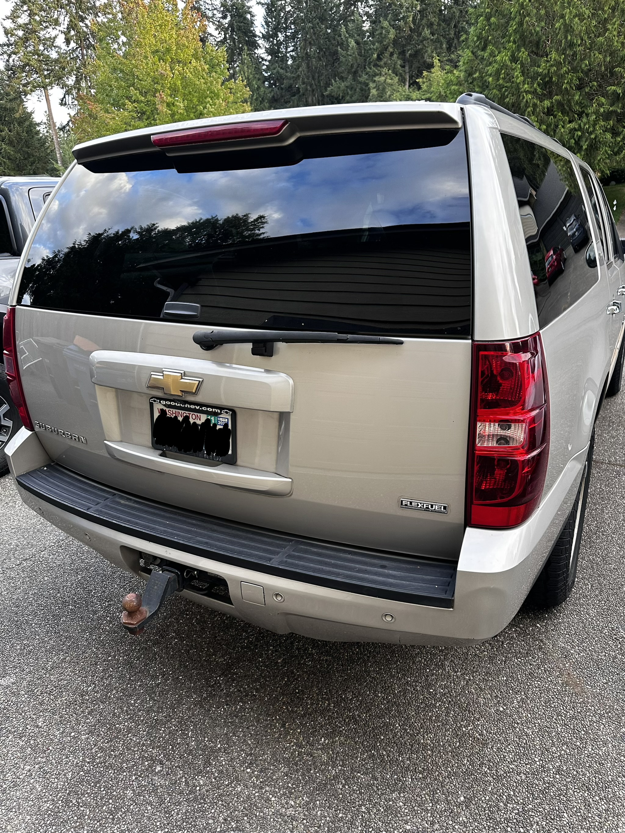Used 2007 Chevrolet Suburban LTZ w/ LTZ Preferred Equipment Group AWD/4WD image 4