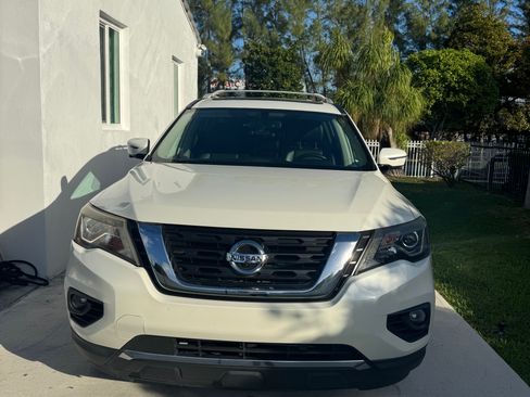 Used 2018 Nissan Pathfinder Platinum image 4