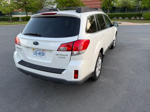Used 2012 Subaru Outback 2.5i Limited AWD/4WD image 4