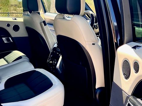 Used 2020 Land Rover Range Rover Sport HST image 23