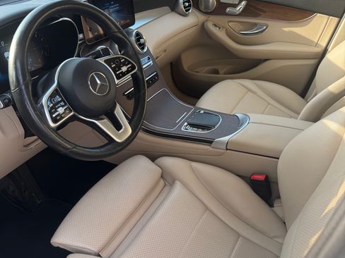 Used 2021 Mercedes-Benz GLC 300 4MATIC image 13