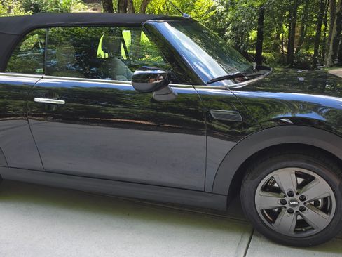 Used 2023 MINI Cooper Cooper Convertible 2D w/ Signature Upholstery Package image 15