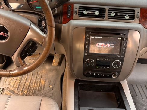 Used 2012 GMC Sierra 2500 SLT w/ SLT Convenience Package image 8