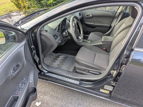 Used 2010 Chevrolet Malibu LT w/ Power Convenience Package image 12