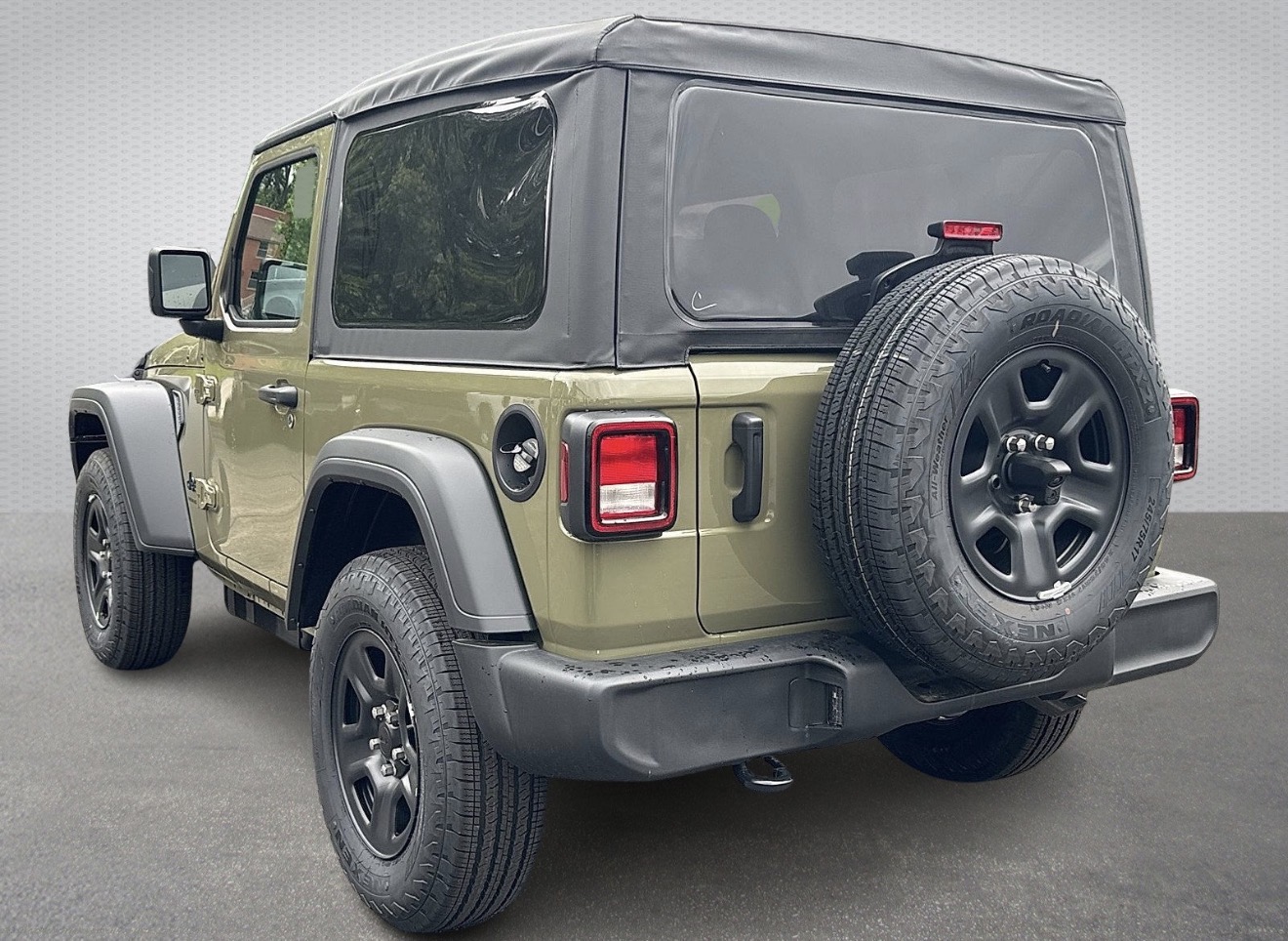 Used 2025 Jeep Wrangler Sport AWD/4WD image 17