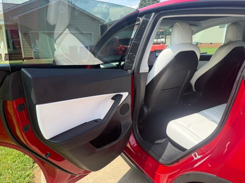 Used 2021 Tesla Model Y Long Range AWD/4WD image 5