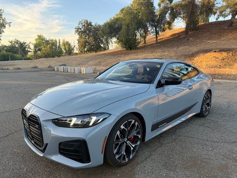 Used 2025 BMW M440i Coupe w/ Premium Package RWD image 9