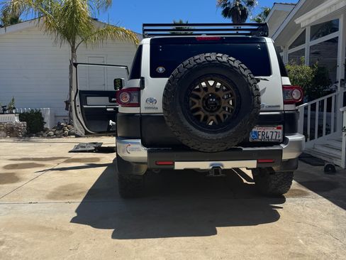 Used 2014 Toyota FJ Cruiser 4WD w/ Upgrade Package image 6