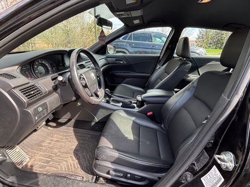 Used 2017 Honda Accord Sport image 5