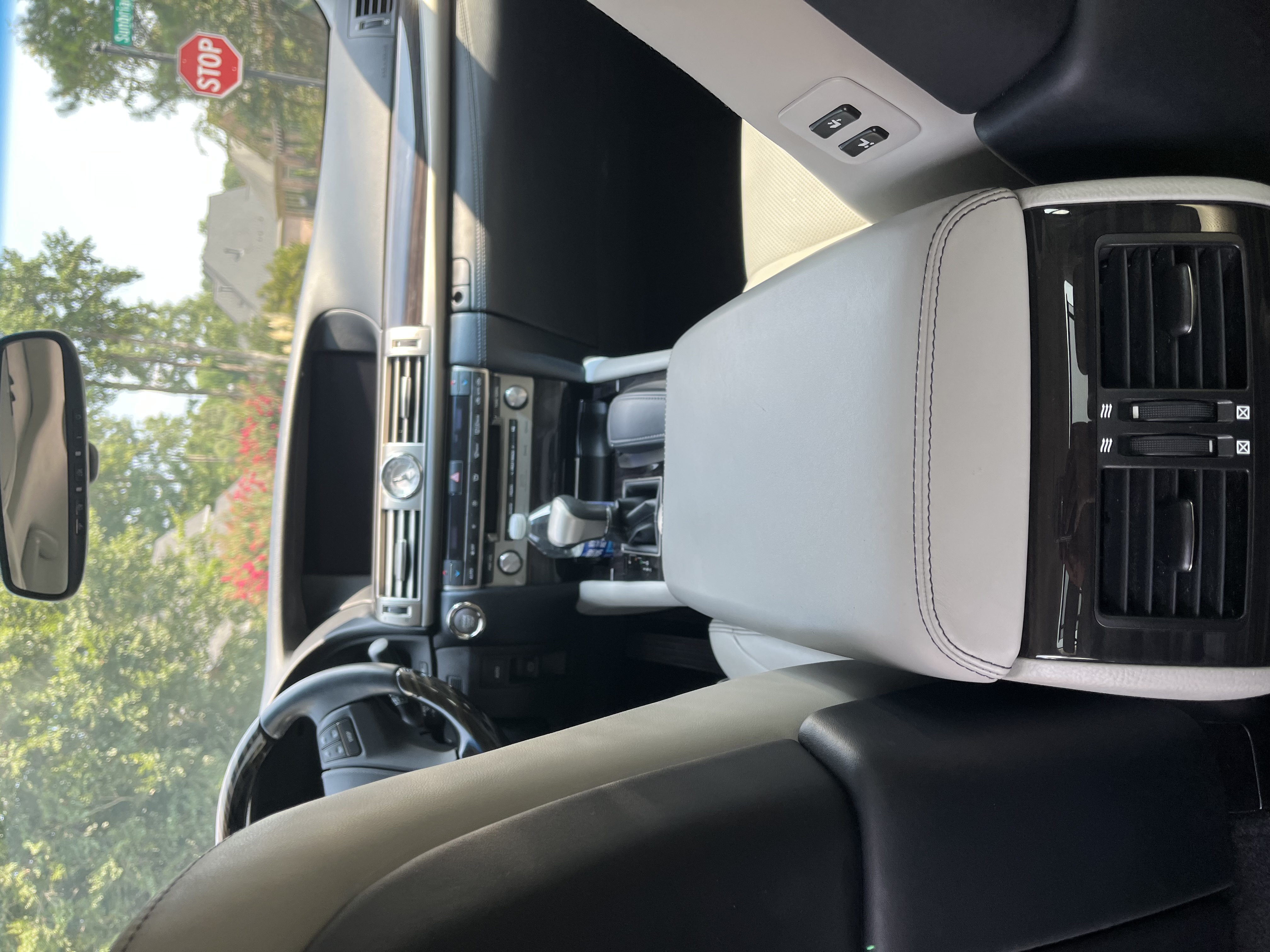 Used 2014 Lexus LS 460 w/ Comfort Package RWD image 27
