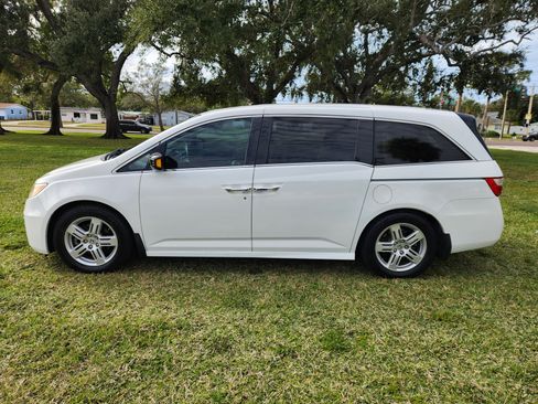 Used 2013 Honda Odyssey Touring Elite image 4