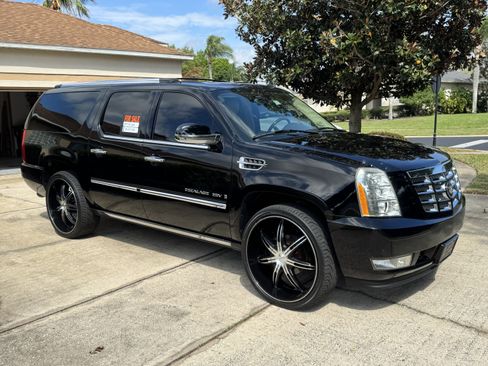 Used 2007 Cadillac Escalade ESV Platinum w/ Information Package image 5