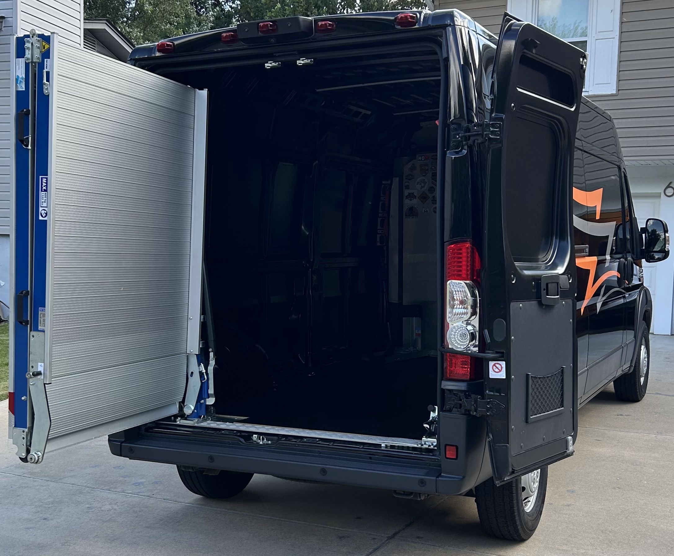 Used 2018 RAM ProMaster 2500 w/ Premium Appearance Group FWD image 13
