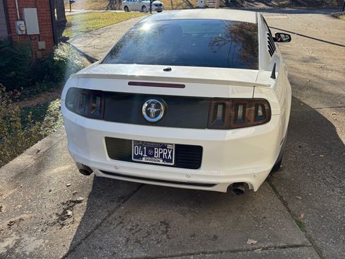 Used 2013 Ford Mustang Premium image 9