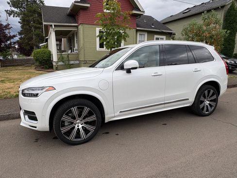Used 2025 Volvo XC90 T8 Ultra AWD/4WD image 4
