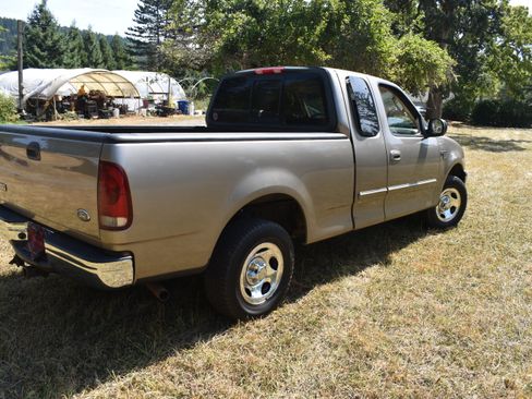 Used 2003 Ford F150 XLT RWD image 9