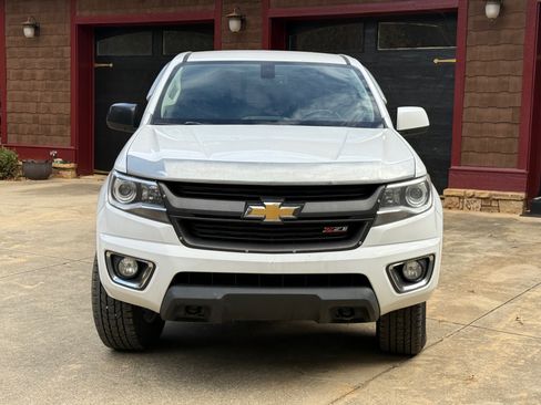 Used 2019 Chevrolet Colorado Z71 image 2