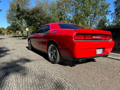 Used 2010 Dodge Challenger R/T image 14