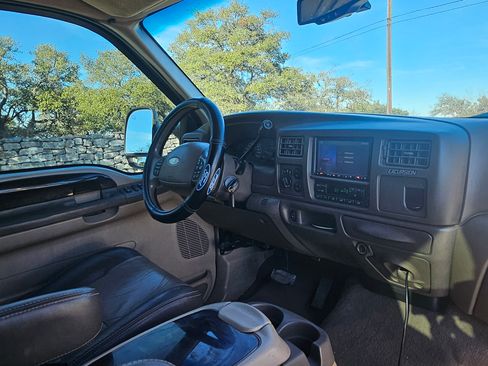 Used 2002 Ford Excursion Limited image 17