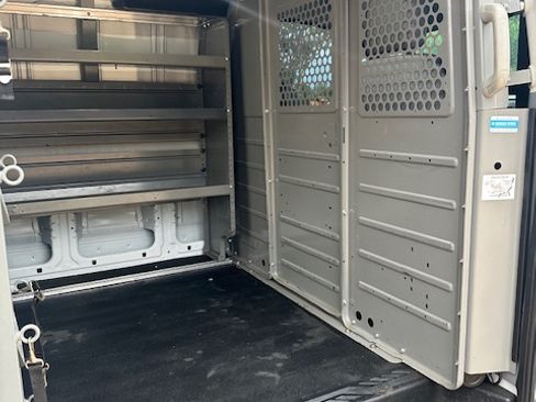 Used 2019 Ford Transit 250 130 Low Roof image 15