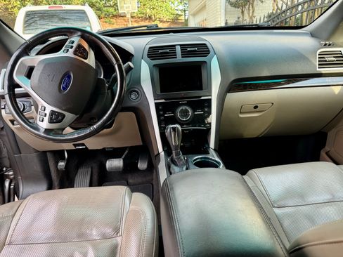 Used 2013 Ford Explorer Limited image 12