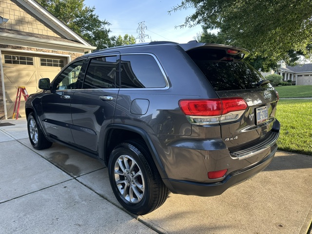 Used 2016 Jeep Grand Cherokee Limited AWD/4WD image 9