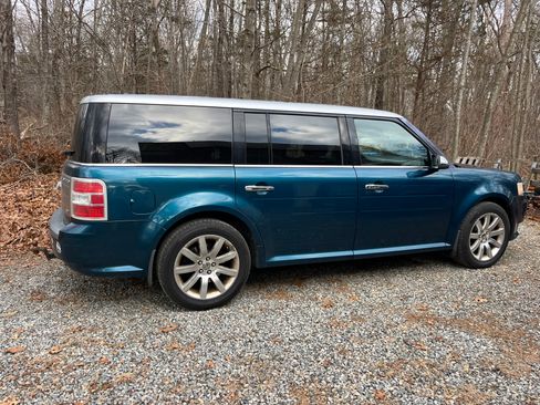 Used 2011 Ford Flex Limited image 1