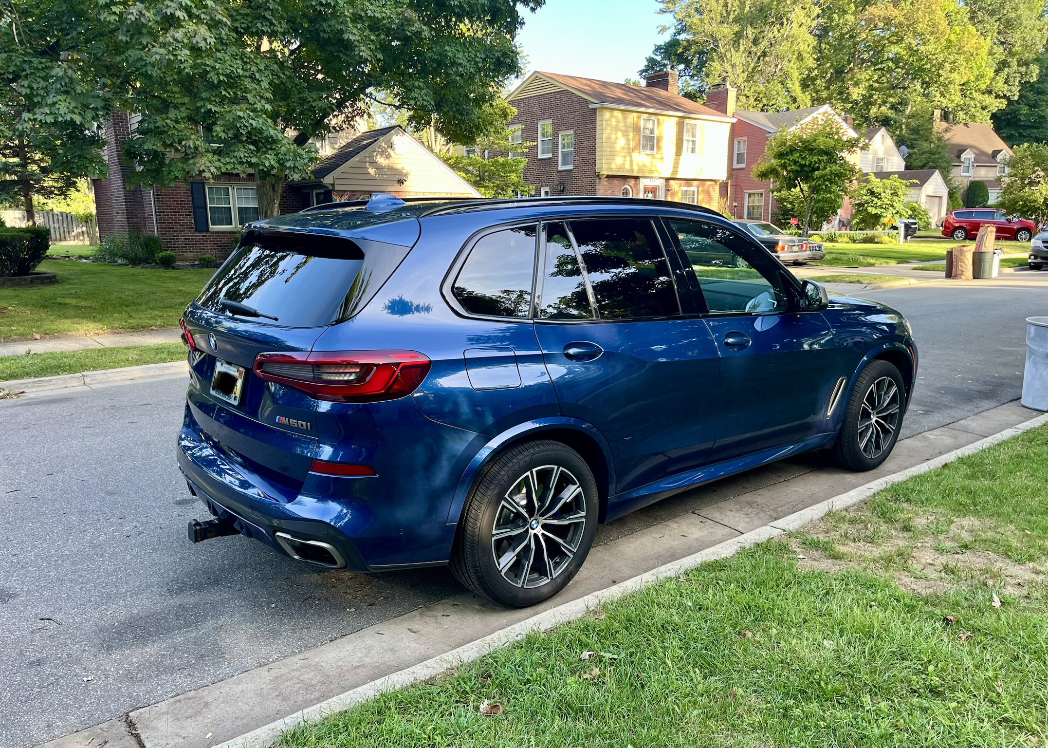 Used 2020 BMW X5 M50i w/ Premium Package AWD/4WD image 2