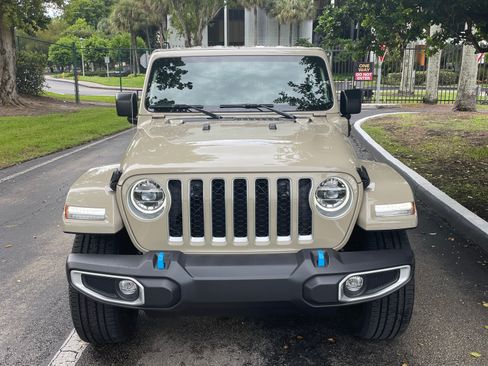 Used 2022 Jeep Wrangler Unlimited Sahara image 4