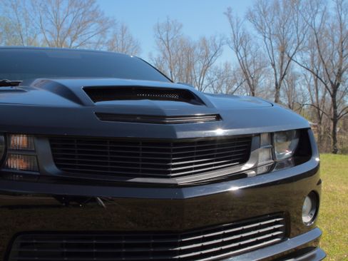 Used 2010 Chevrolet Camaro SS w/ RS Package image 18