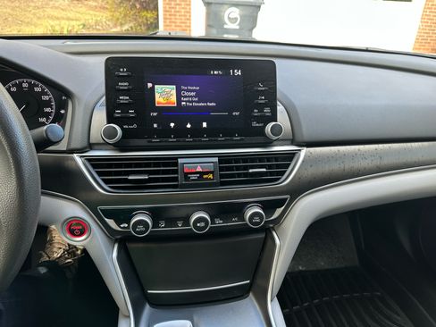 Used 2020 Honda Accord Hybrid image 6