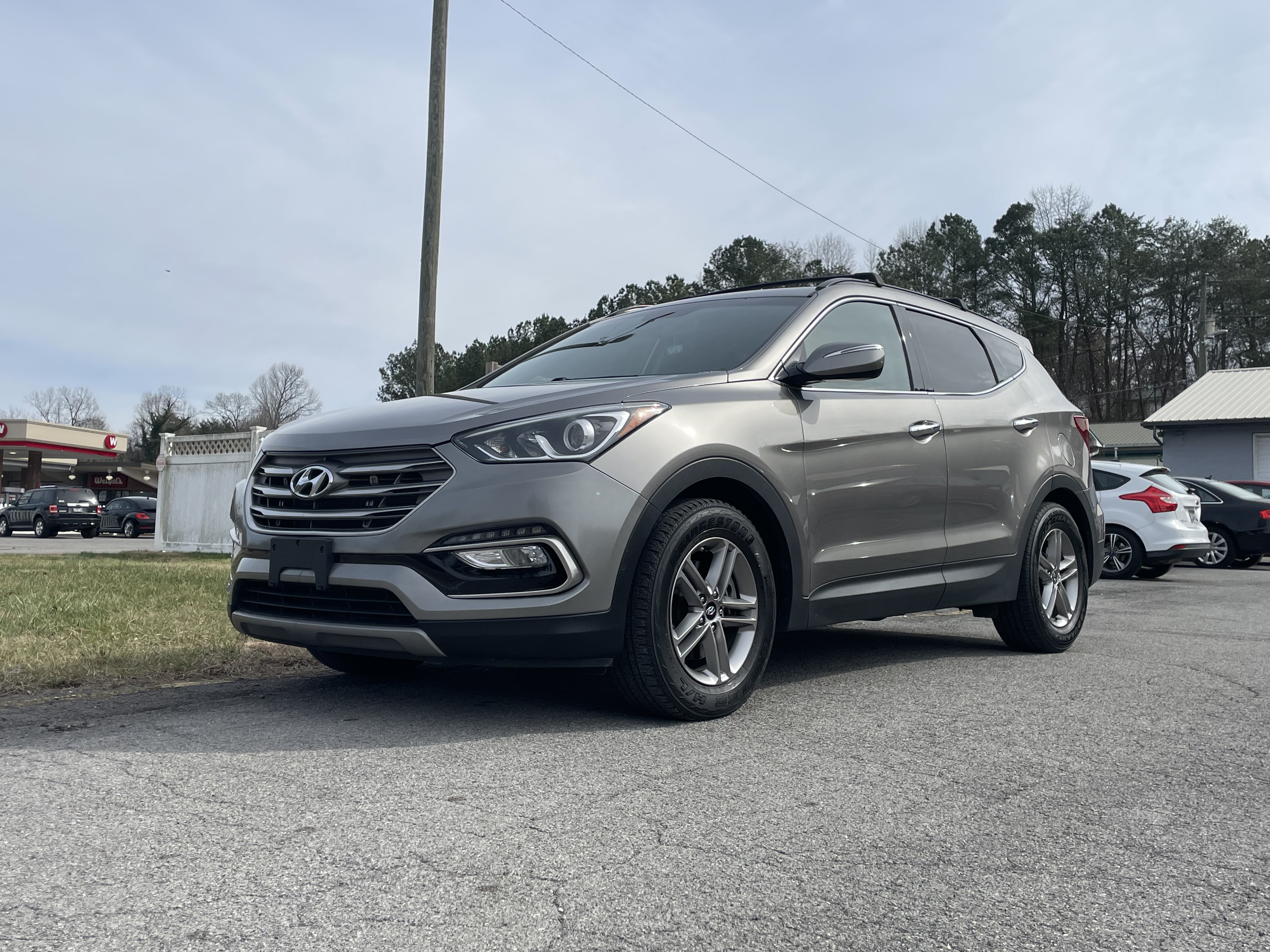 Used 2017 Hyundai Santa Fe Sport FWD image 4