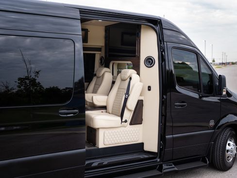 Used 2023 Mercedes-Benz Sprinter 3500 image 20