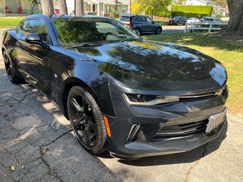Used 2016 Chevrolet Camaro LT image 9